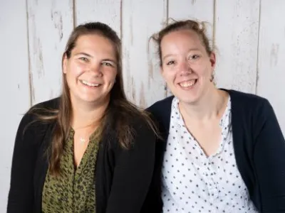 Sanne en Sharon, beide eigenaresse