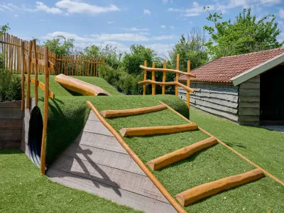 Foto van een lege speelplaats voor kinderen