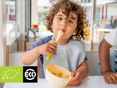 Welkom-bij-Saffana's-Kindercentrum-website-kind-biologische-voeding