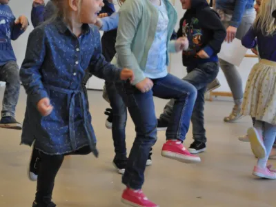 2017-Hoera kindercentra-De Groenling twee peuters dansen.jpg