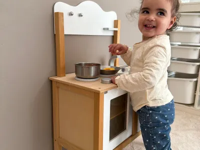 Kind speelt bij Bloei
