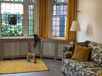 huiselijkeleeromgevingbank