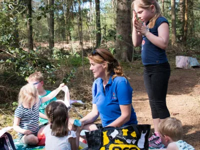 BSO buiten team medewerker Karen