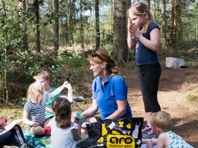 BSO buiten team medewerker Karen