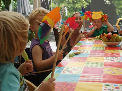Gastouder zijn is een mooi beroep. Parento Gastouderbureau is in Alkmaar, Bergen en Schoorl altijd op zoek naar nieuwe gastouders.