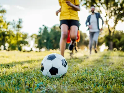Buitenspelen in Muiderberg bij BSO de Plek