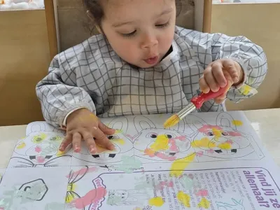 Het is bijna Pasen en afgelopen week hebben we er samen met de kinderen naar deze dagen toegeleefd. Veel leuke activiteiten, knutselen en als afsluiting een paasbrunch. De babygroep heeft genoten 🥚 . 