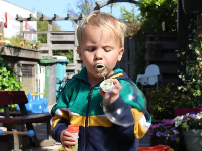 Jeremina werkt met Thema's als de seizoenen