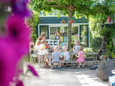 Rsz afbeelding kind tuin eten