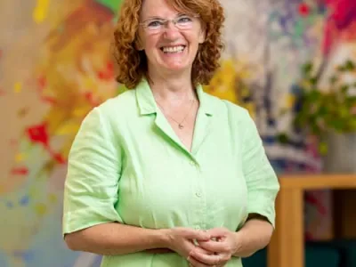 LPS De Verbinding - Carin Hoog Stoevenbeeld