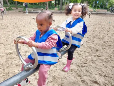 Wat hebben wij genoten van ons uitje met peuterschool De Vuurtoren! ☀️🛝
Samen met de ouders gingen we naar de speeltuin voor een gezellige dag vol plezier. Ondanks het wisselachtige weer hebben de kin
