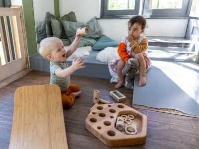 2 Peuters In Het Zonnetje Binnen