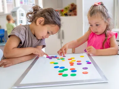 Saffana's-Kindercentrum-Almere-kinderen-aan-het-spelen-v2
