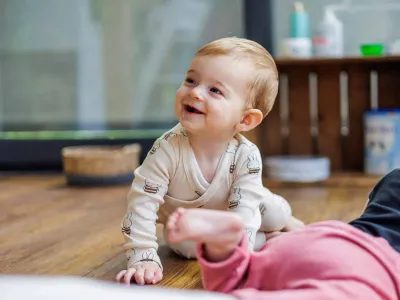 Kindercampus King - Baby blij