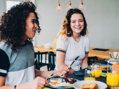 Dames ontbijten samen in Uithoorn