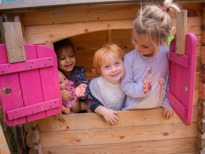 Kinderen spelen buiten